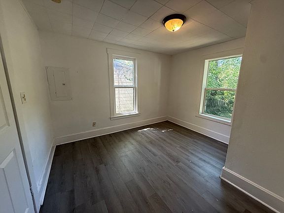 5th image of 853 S Nettleton Ave