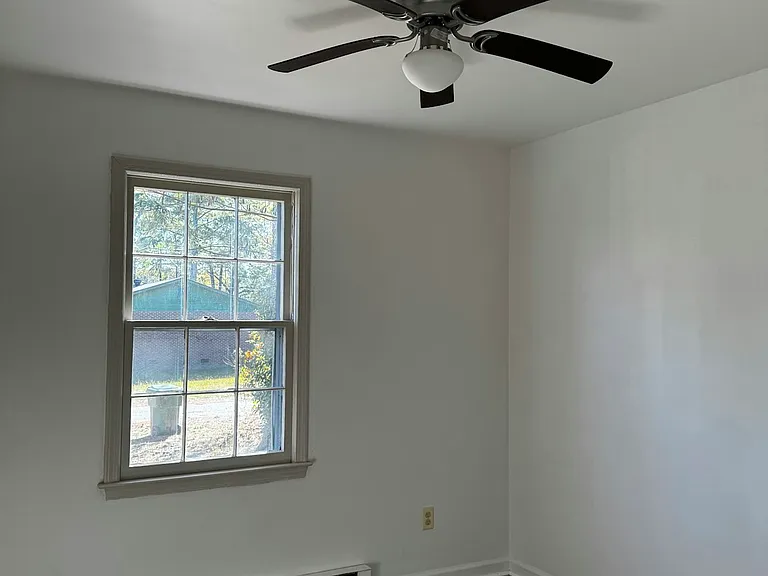 102 Busbee Ct — Photo 7