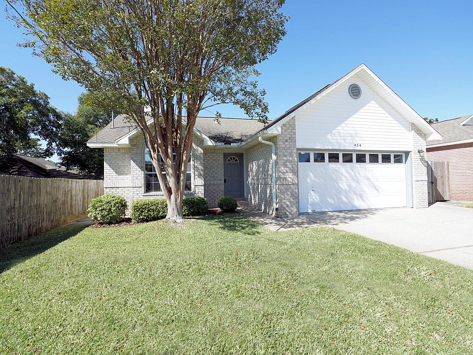 1st image of 454 W Park Dr