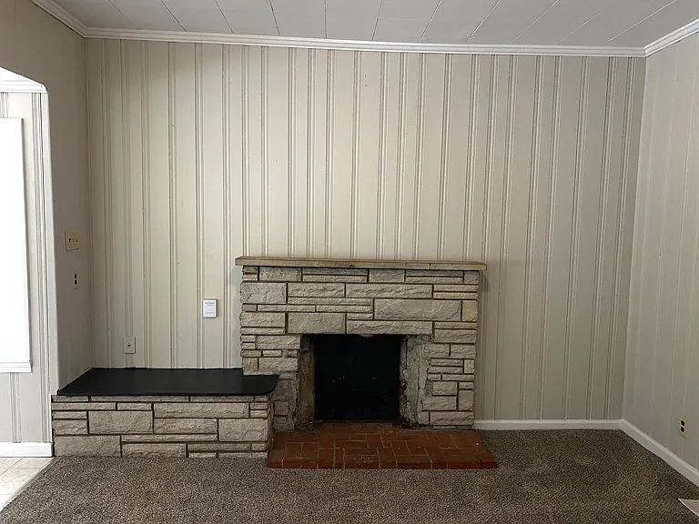 352 Bassett Ave — Photo 5