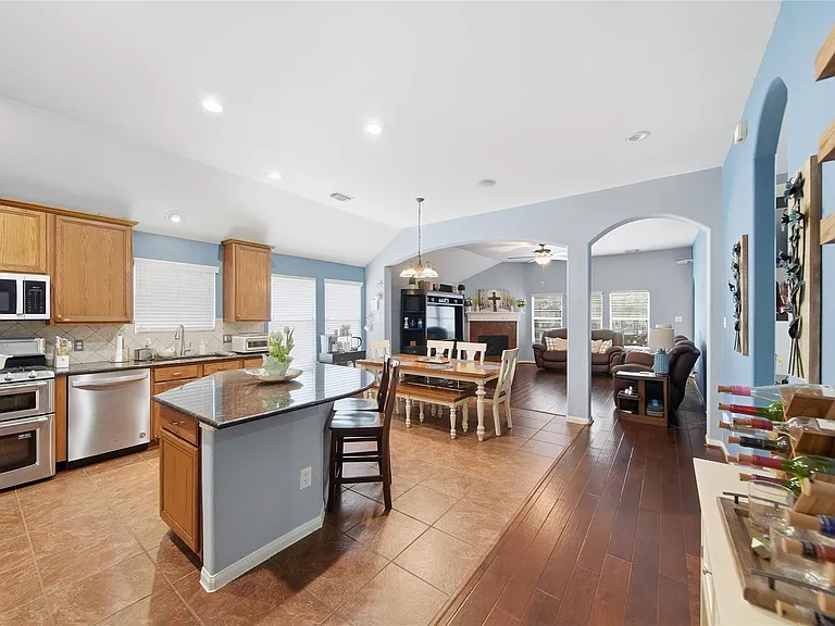 4910 Ivory Meadows Ln — Photo 7