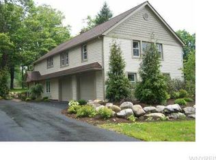 6701 Chestnut Ridge Rd, Orchard Park, NY 14127