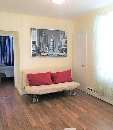 3rd image of 160 Hopkins Ave Floor 1