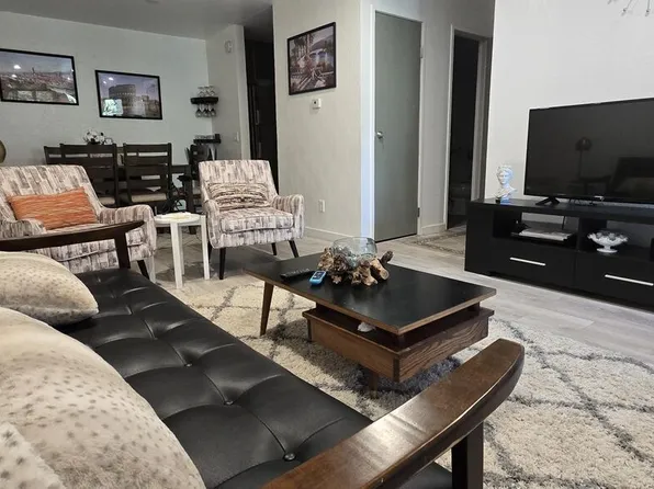 2825 N Los Felices Rd Unit 213, Palm Springs, CA 92262