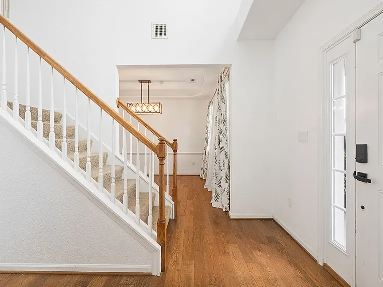 721 Tyler Way — Photo 6