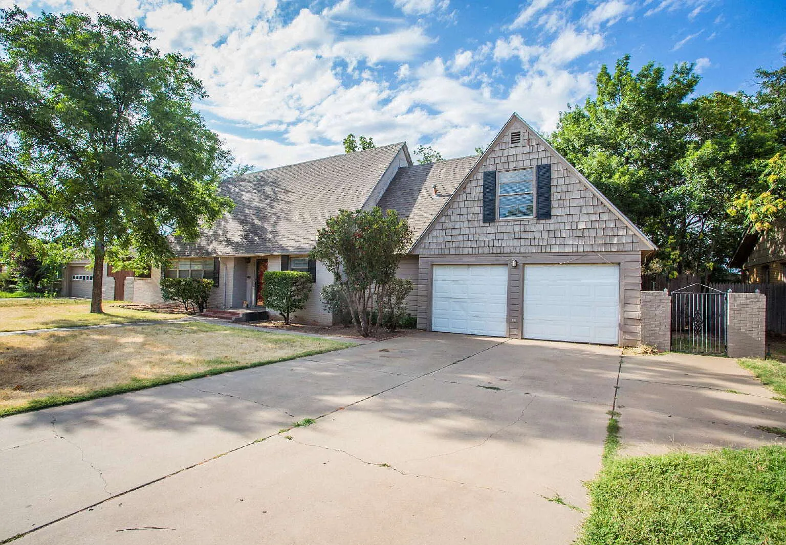 5 bed, 3.0 bath, 2722 sqft, $2,400 — Photo 3