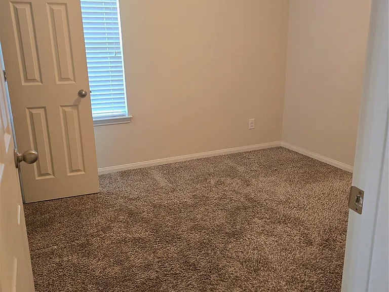 15106 Winter Valley Ct — Photo 11
