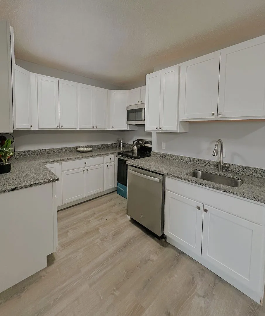 Your Next Home Awaits Renovated 3-Bedroom Single Family Home — Photo 3