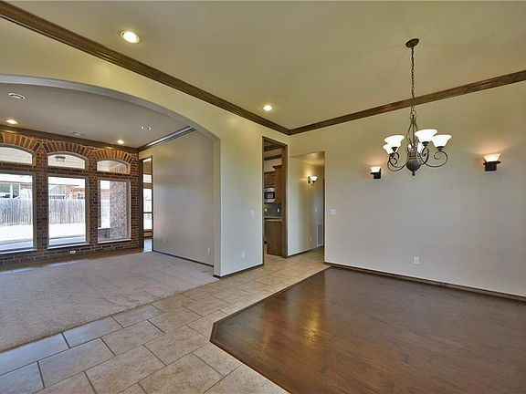 4th image of 15304 Sugar Loaf Dr