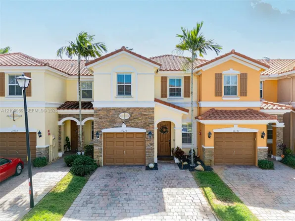 12444 Emerald Creek Ct, Plantation, FL 33325