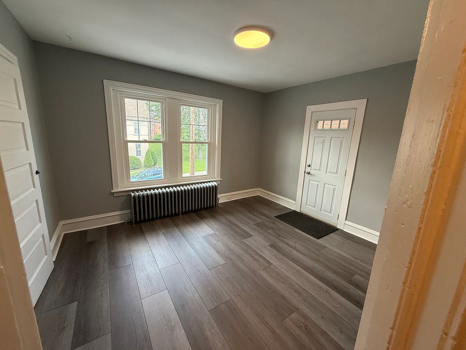 2 bed, 1300 sqft, $1,900 — Photo 4