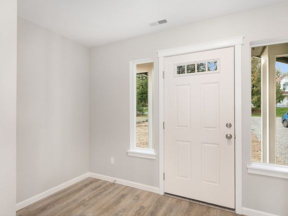 4th image of 16032 Lawrence Pl SE