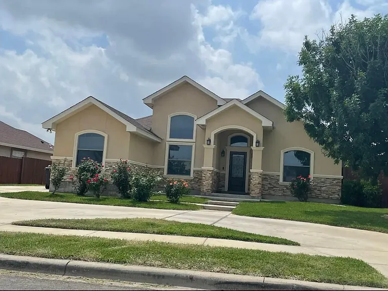 355 Christina Pkwy — Photo 1
