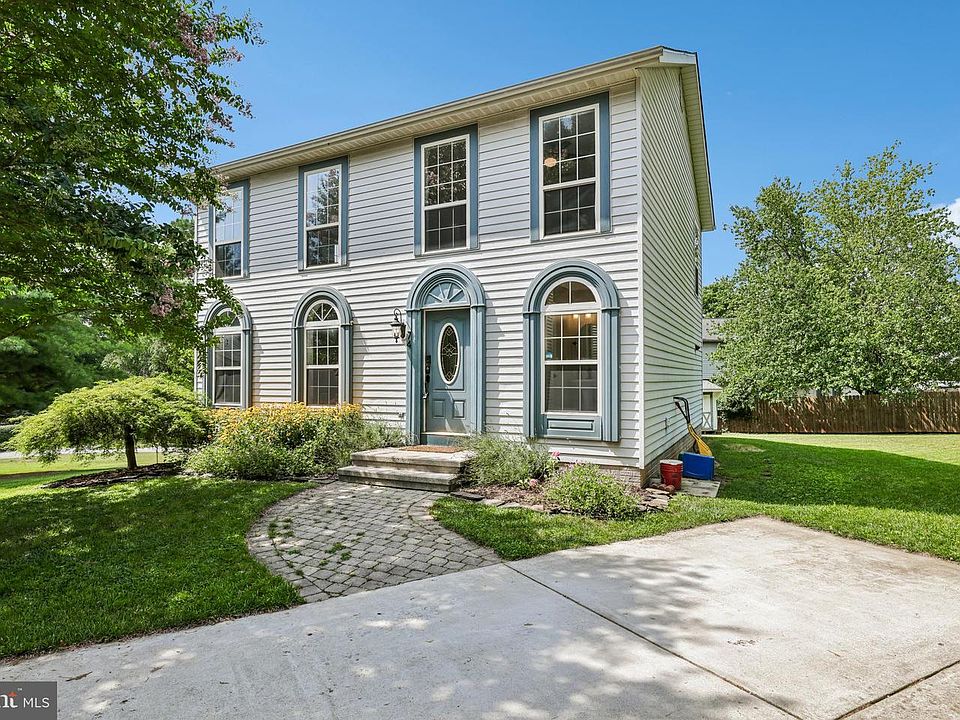 1st image of 74 Marhill Ct