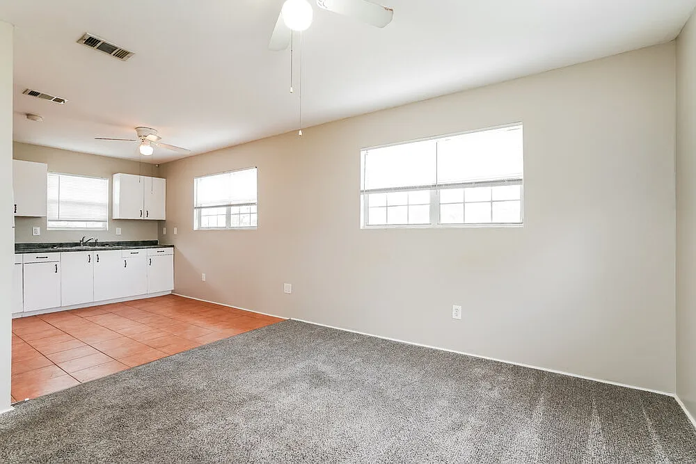 2 bed, 1.0 bath, 736 sqft, $1,215 — Photo 3