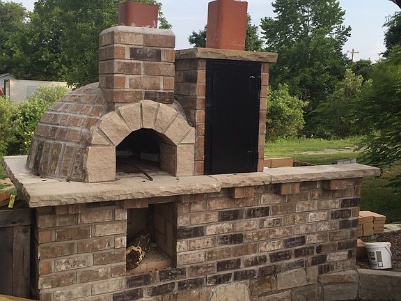 Pizza oven and smoker