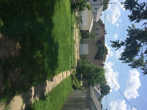 2nd image of 209 E Missouri St