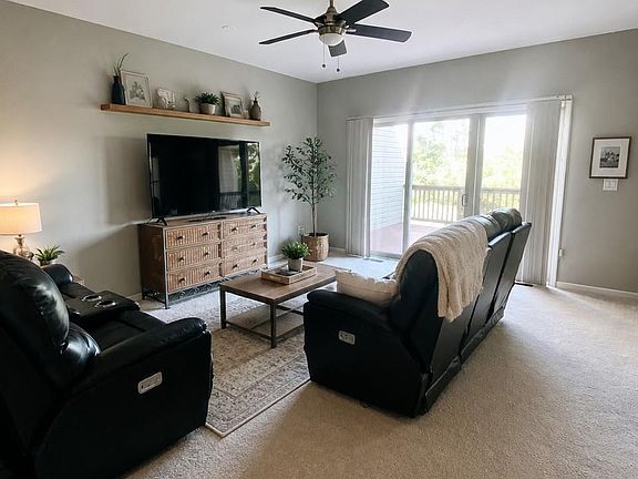 3rd image of 8095 Woodstone Ct