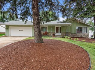 6119 S 38th St, Greenfield, WI 53221