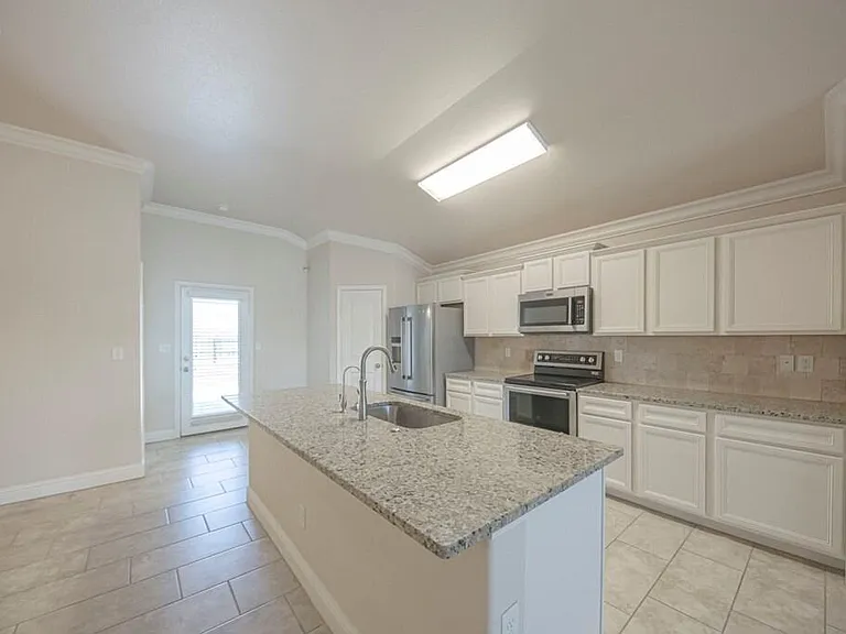 1603 Revolution Dr — Photo 4