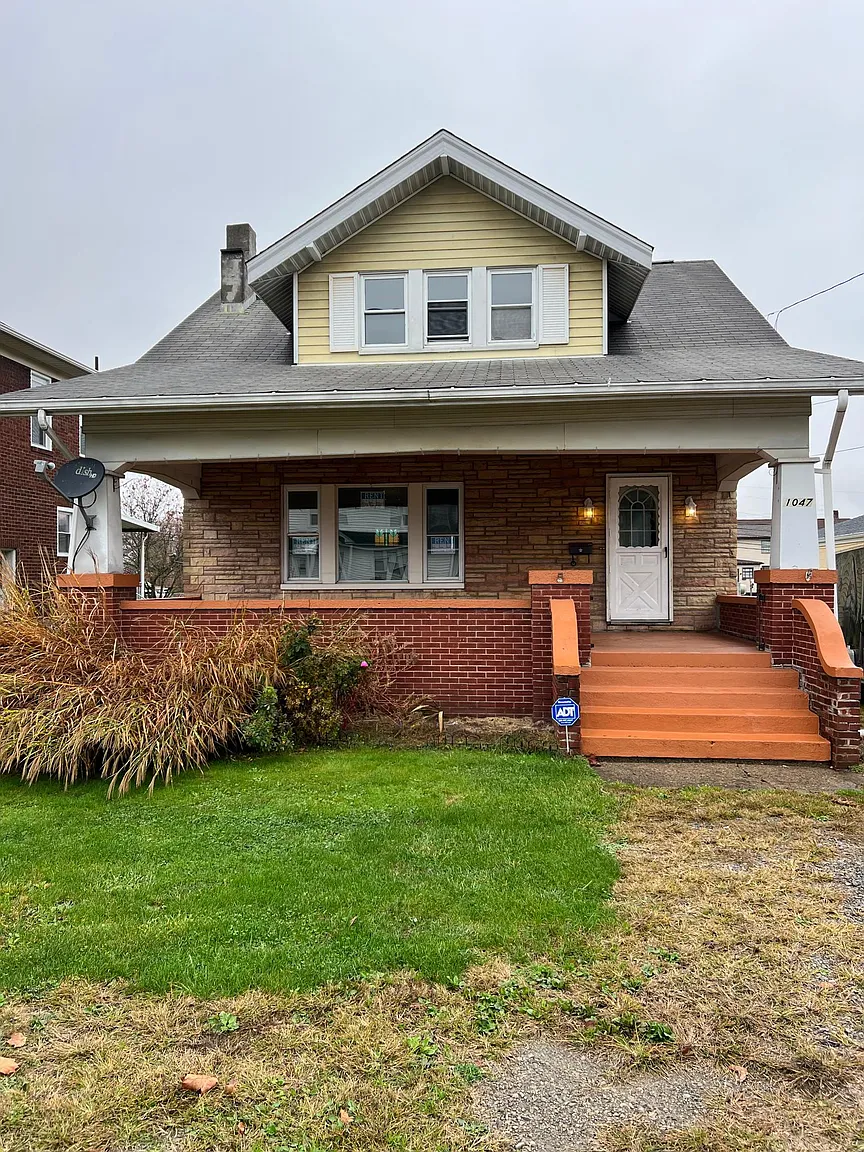1047 Broad Ave photo 1