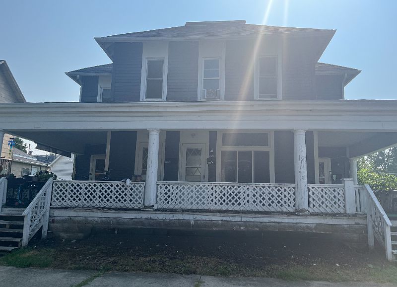 1st image of 225 1/2 S East St #225-1/2