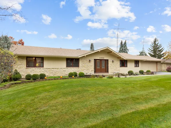 11363 James Ct, Genoa, IL 60135