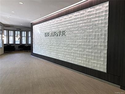 4th image of 300 Columbus Ave #11019611