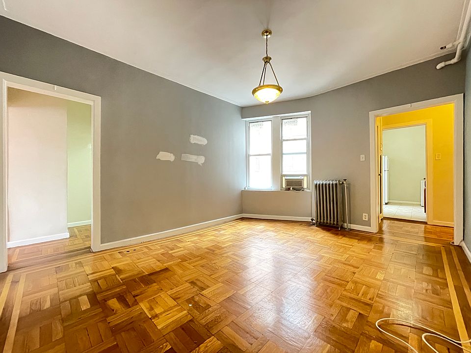 1st image of 490 Ocean Pkwy APT 9