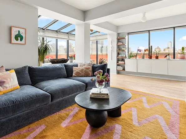 100 Congress Street image 1 of 10