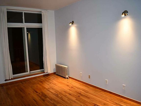 2nd image of 224 Eckford St Floor 3