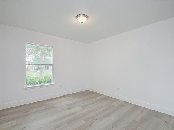 3rd image of 14710 Cypress Valley Dr