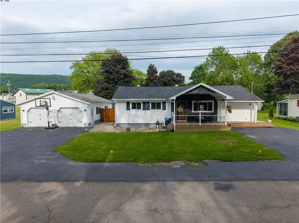 11 Barrett Ave, Dansville, NY 14437