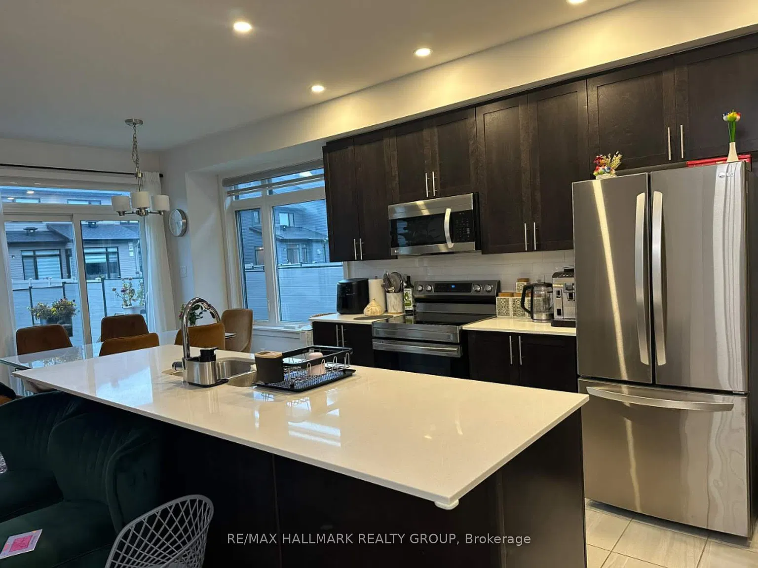 3 bed, $2,650 — Photo 2
