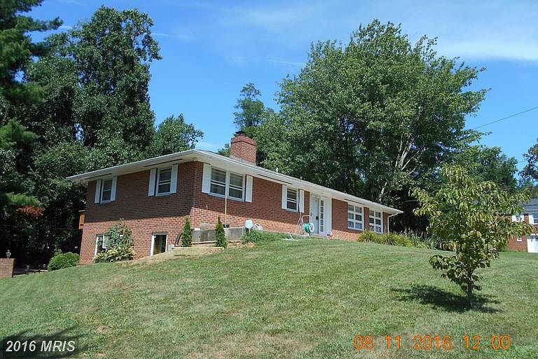 1st image of 40 Highland Dr