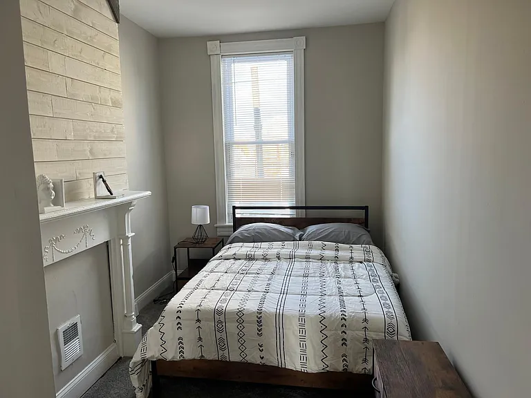 108 E 20th St — Photo 13