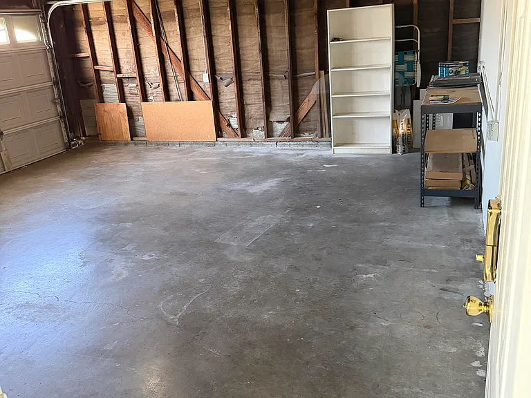 3028 E Vermillion St — Photo 45