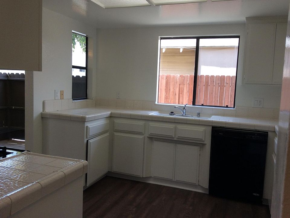 1st image of 2835 E 6th St APT A