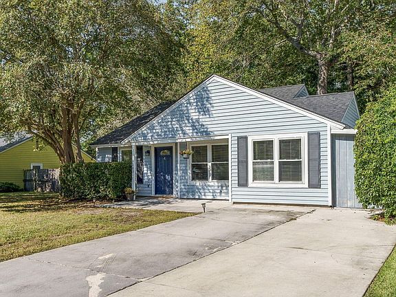 2nd image of 1083 Oakcrest Dr