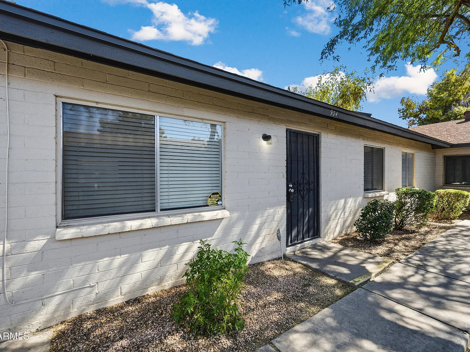 3 bed, 2.0 bath, 1092 sqft, $1,840 — Photo 2