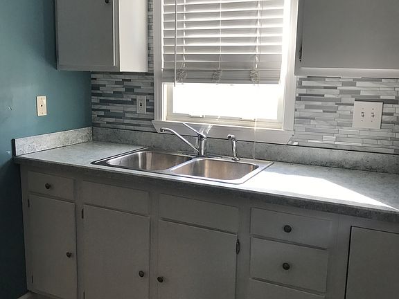 3rd image of 2057 E McLean Ave