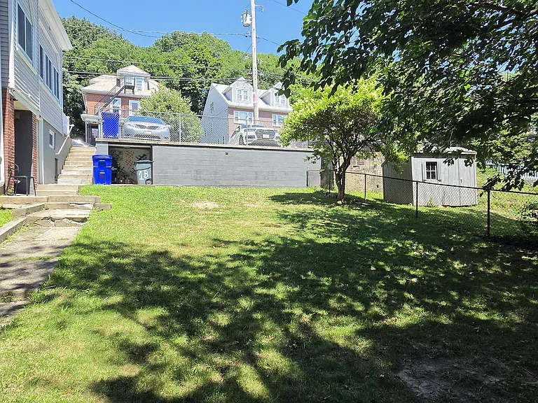 184 Gladstone St #3 — Photo 16