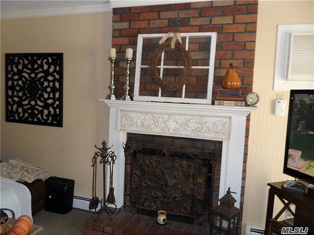 2nd image of 15 Windham Ln S