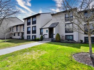 6270 Greenwood Pkwy APT 302, Northfield, OH 44067