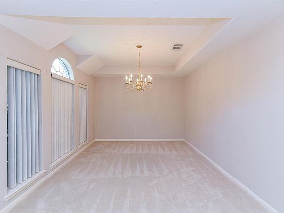 5th image of 160 Greenridge Cir