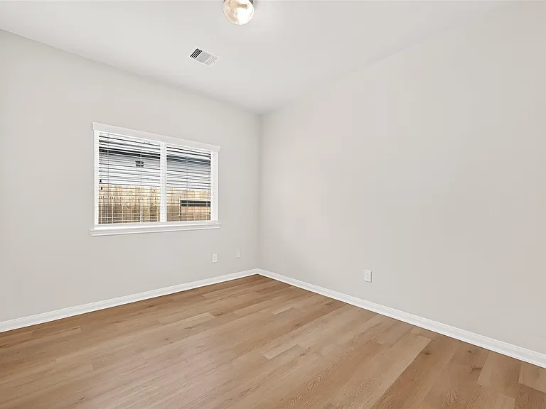 1701 Cindy Ln — Photo 7