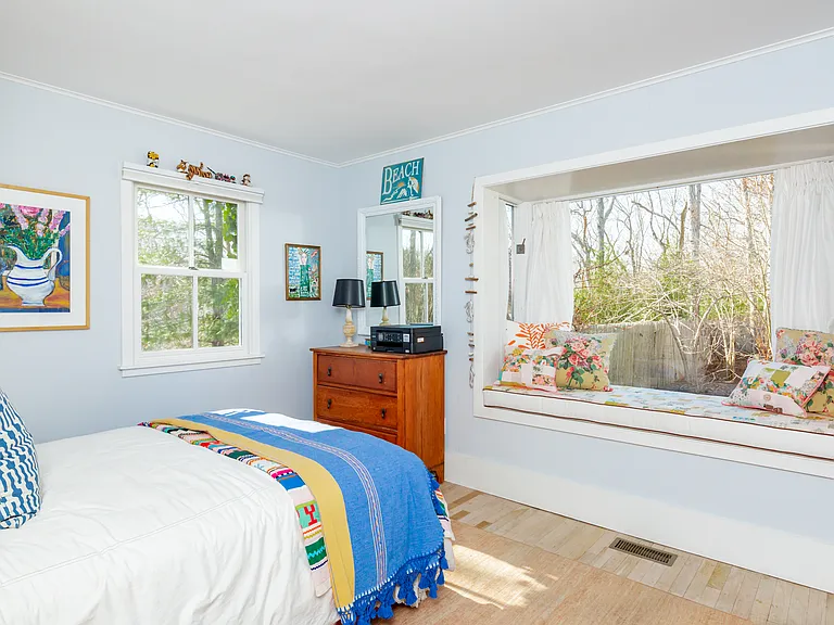 1137 Springs Fireplace Rd — Photo 13