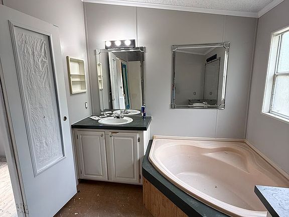 5th image of 230 Saddle Dr