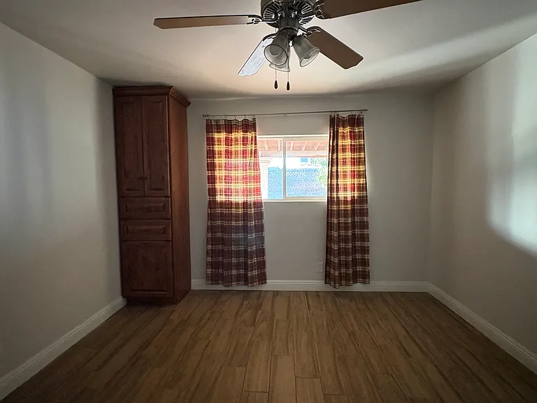 406 S Balboa Rd — Photo 27