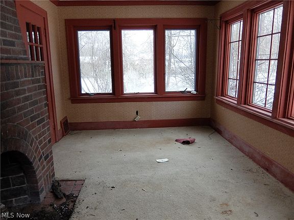 5th image of 1094 Churchill Rd